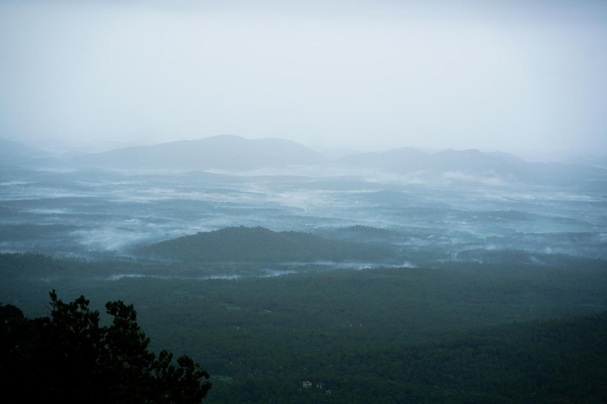 Mount Stratus Resort Vayalada Balussery Exterior photo